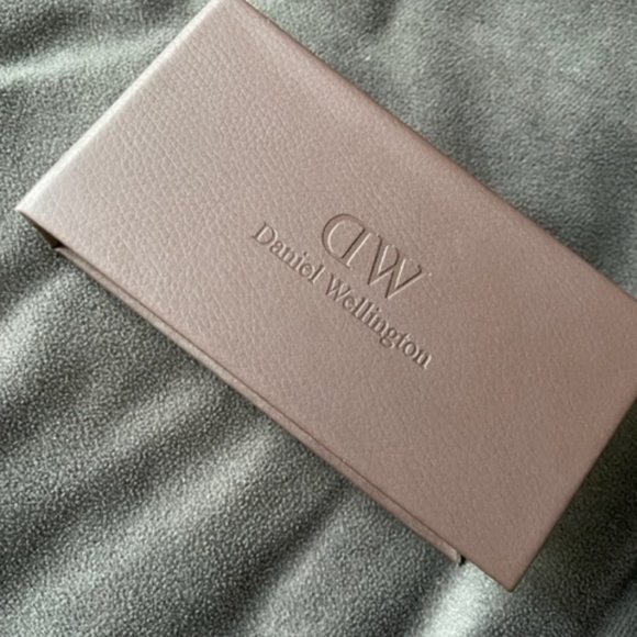 Daniel Wellington Classic Winchester Watch with crystal (BNWT) - Picture 8 of 8